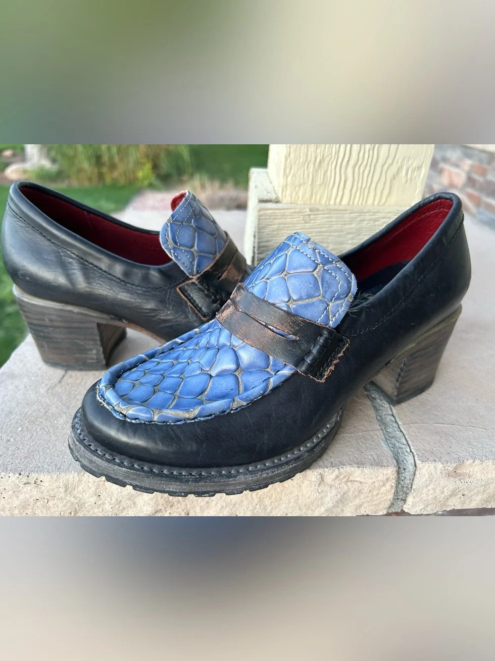 Womens FREEBIRD “Bristol” Loafer Heels Blue Snake Leather sz 7 - Picture 2 of 12